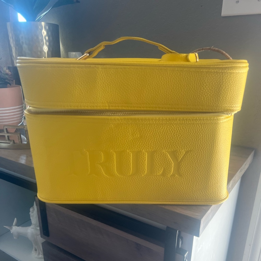 Truly trunk in yellow